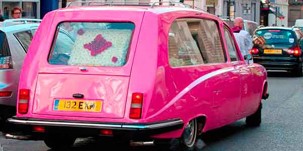 5 top tips to make funeral arrangements more colourful