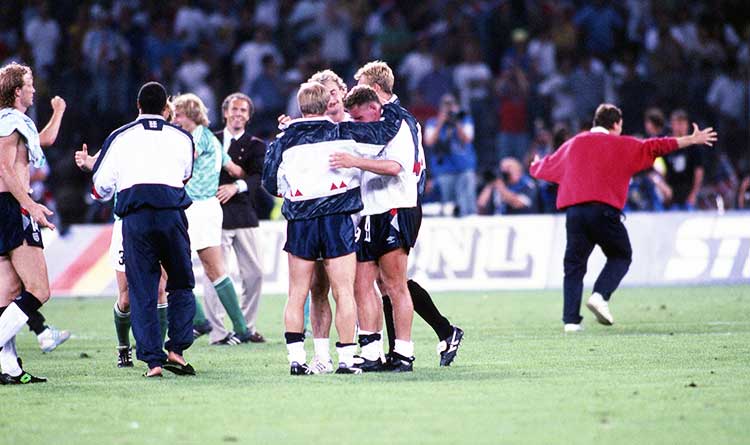 Paul Gascoigne crying on the shoulder of Cary Stevens in the Italia 90 World Cup