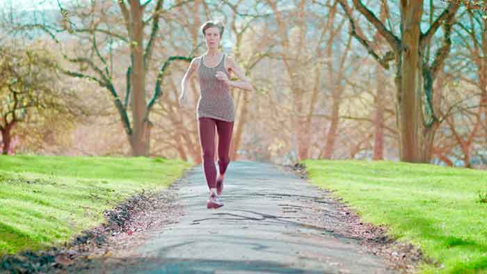 alexandra running in the park